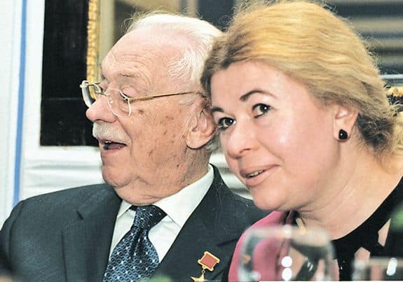 Жена Сергея Михалкова – Юлия Субботина фото